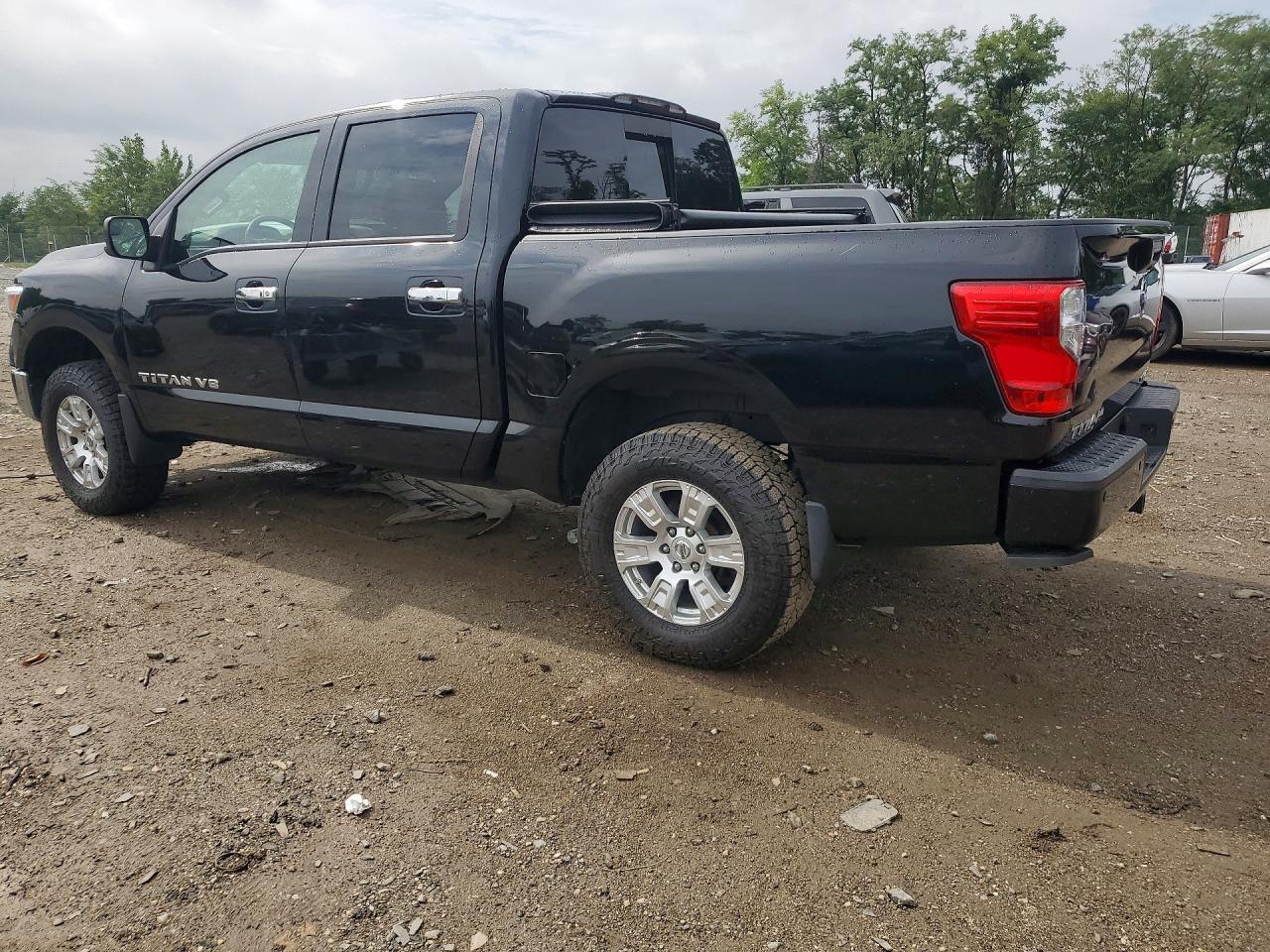 2018 Nissan Titan Sv - zdjęcie 2