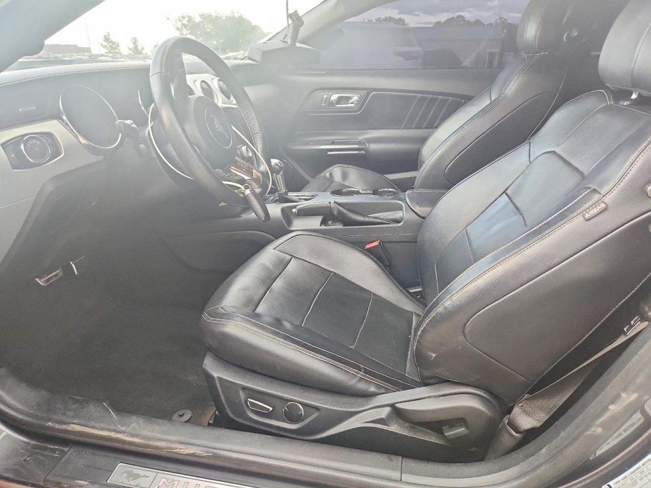 2016 Ford Mustang - zdjęcie 7