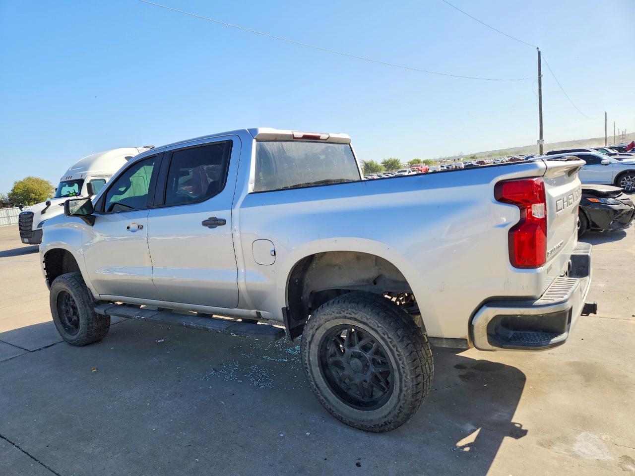 2020 Chevrolet Silverado C1500 Custom - zdjęcie 2