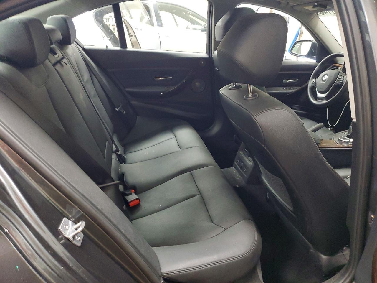 2014 BMW Seria 3 328i - zdjęcie 10