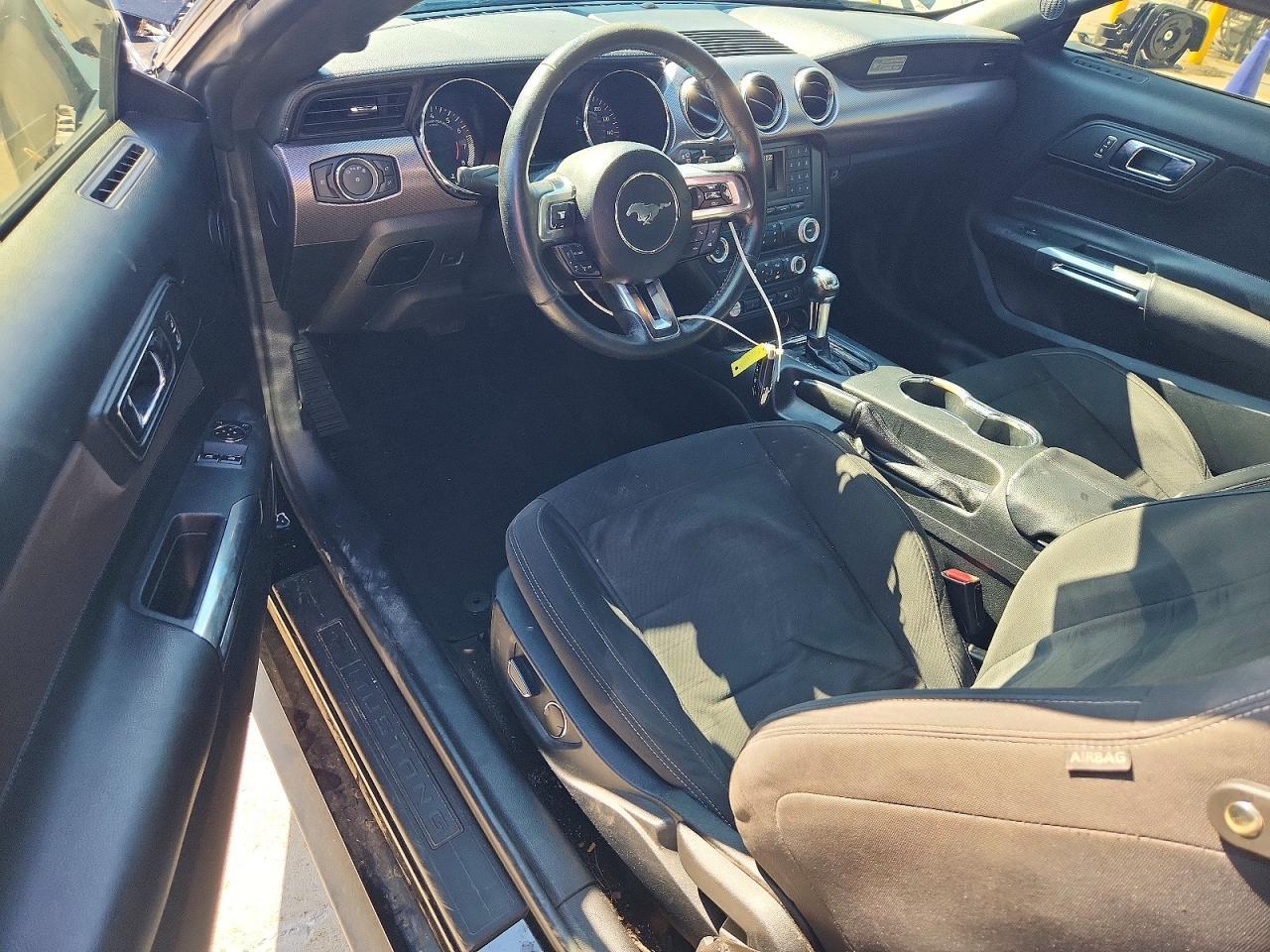 2017 Ford Mustang - zdjęcie 8