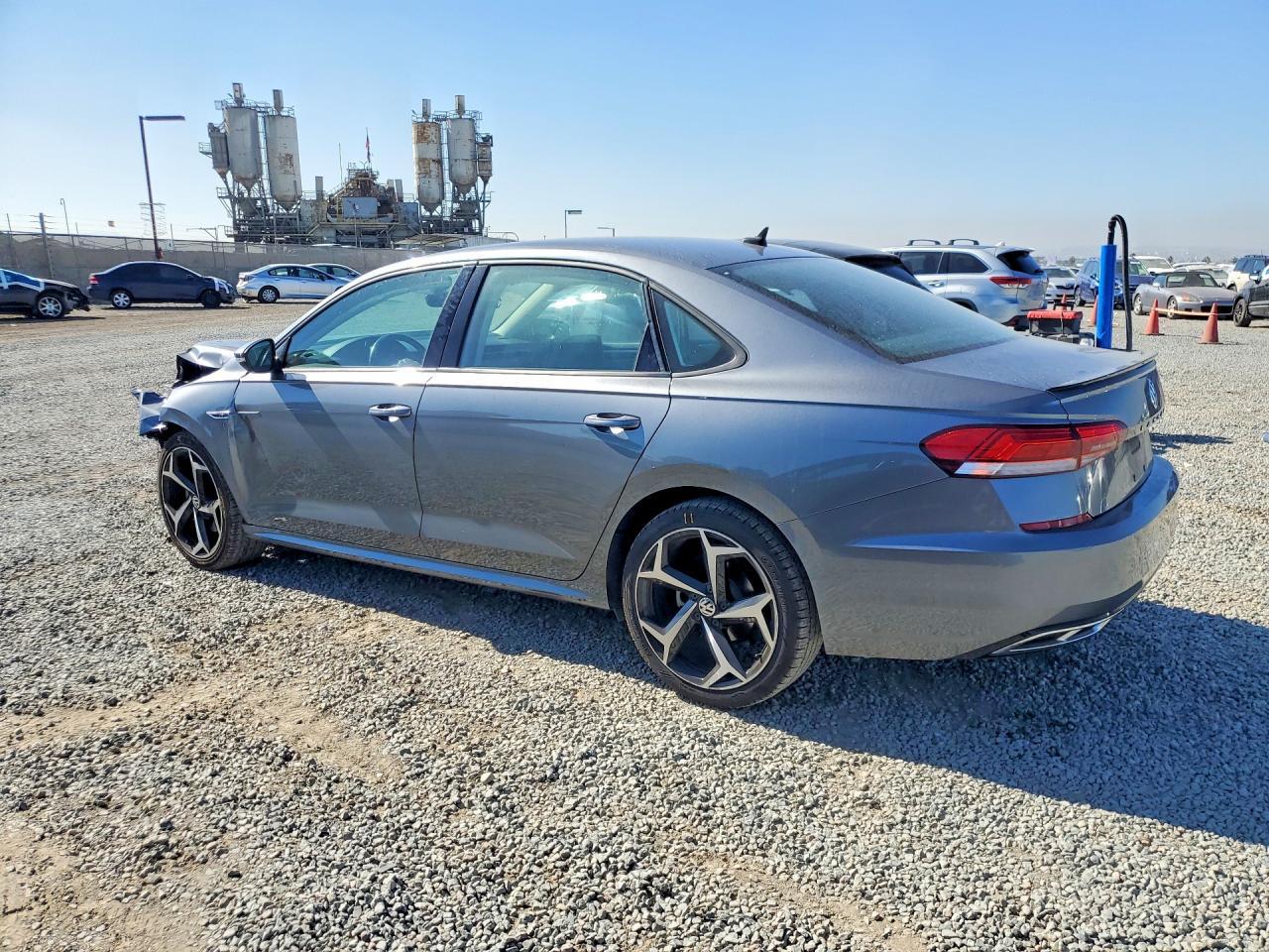 2020 Volkswagen Passat R-Line - zdjęcie 2