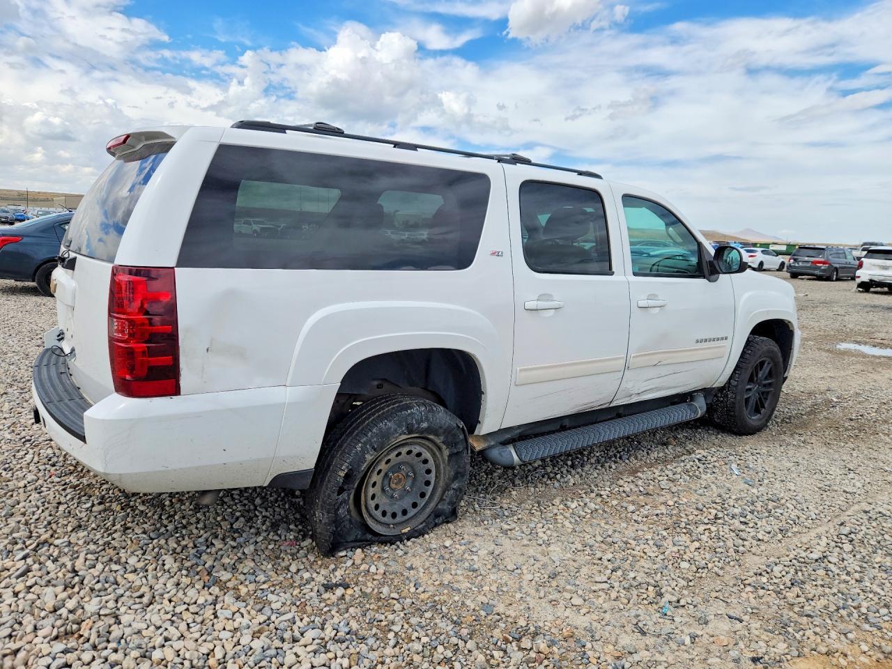 2014 Chevrolet Suburban K1500 Lt - zdjęcie 3