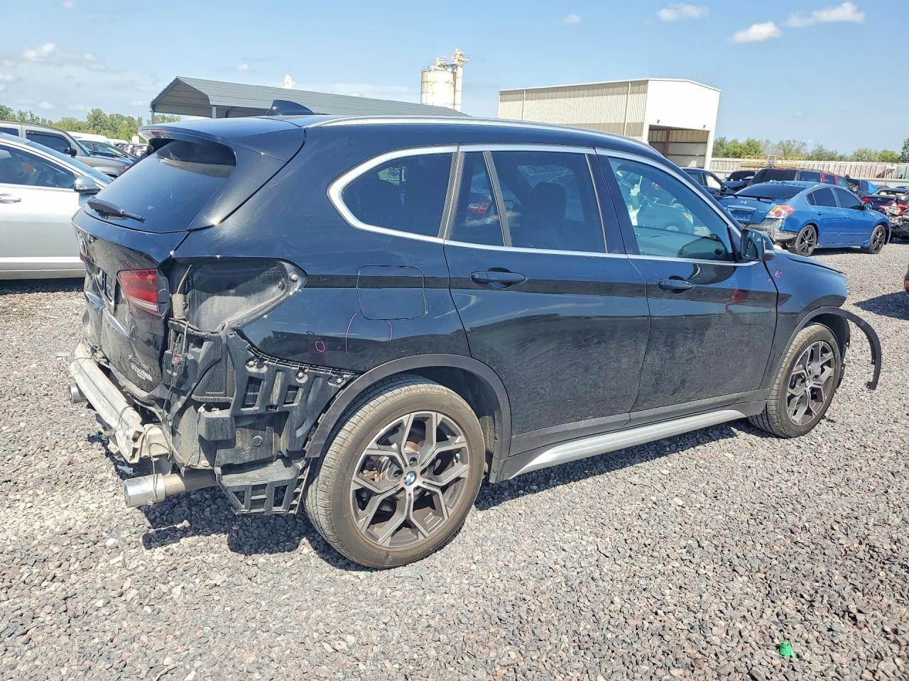 2021 BMW X1 xDrive28I - zdjęcie 3