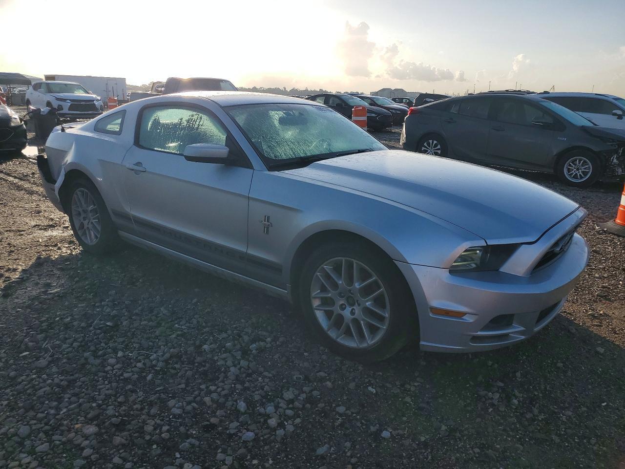 2013 Ford Mustang - zdjęcie 4