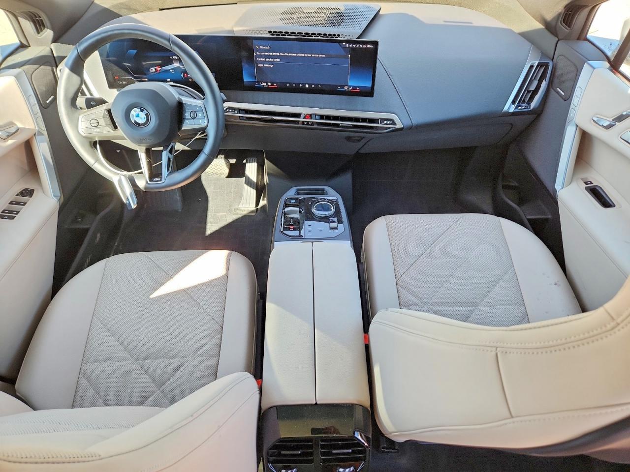 2025 BMW Ix xDrive50 - zdjęcie 8