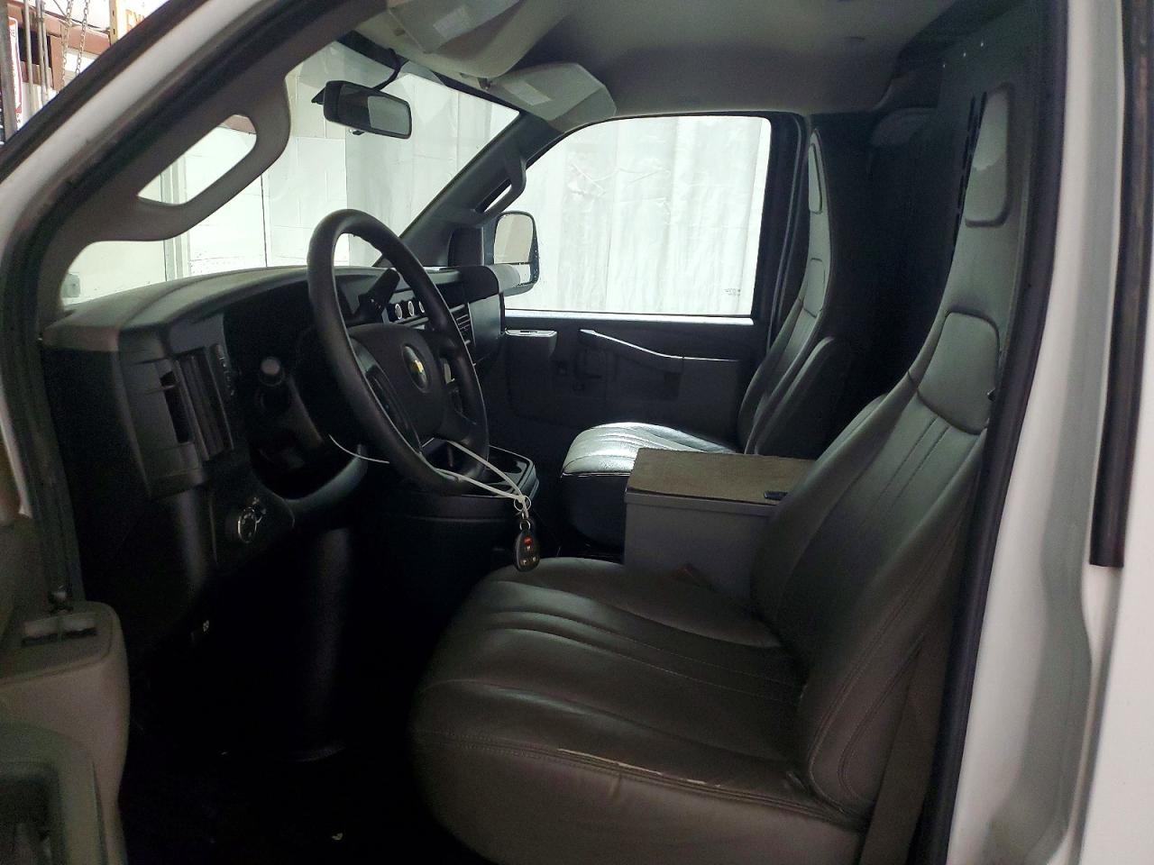 2020 Chevrolet Express G2500 - zdjęcie 7