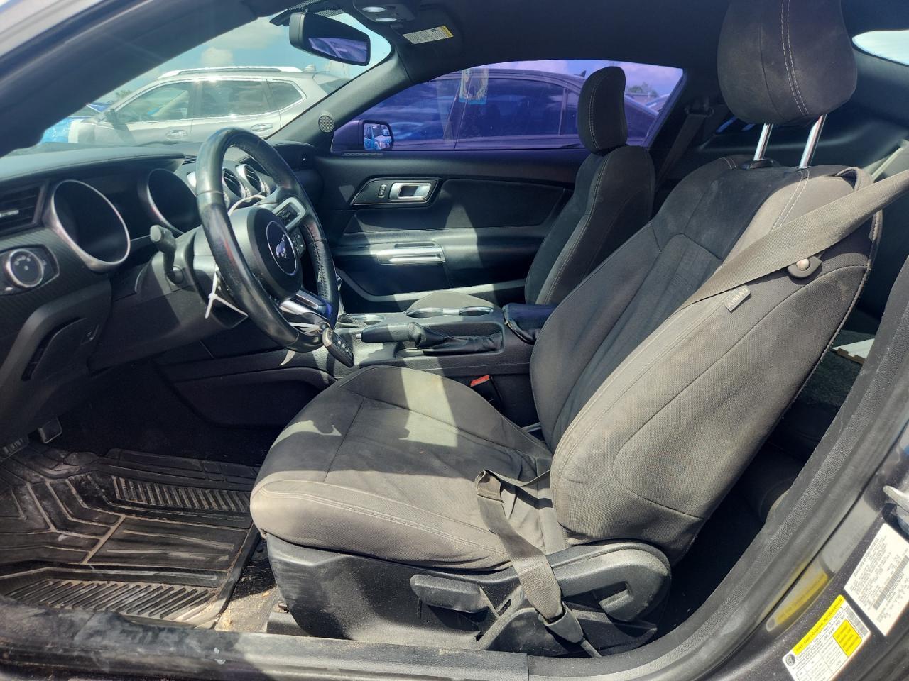 2019 Ford Mustang - zdjęcie 7