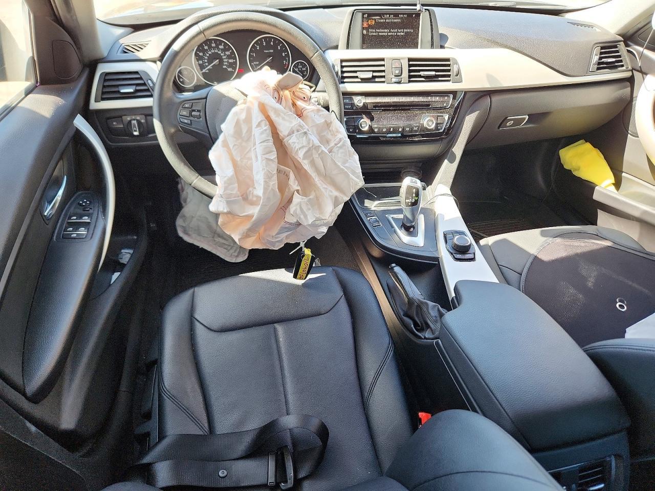 2016 BMW 320 I - zdjęcie 8
