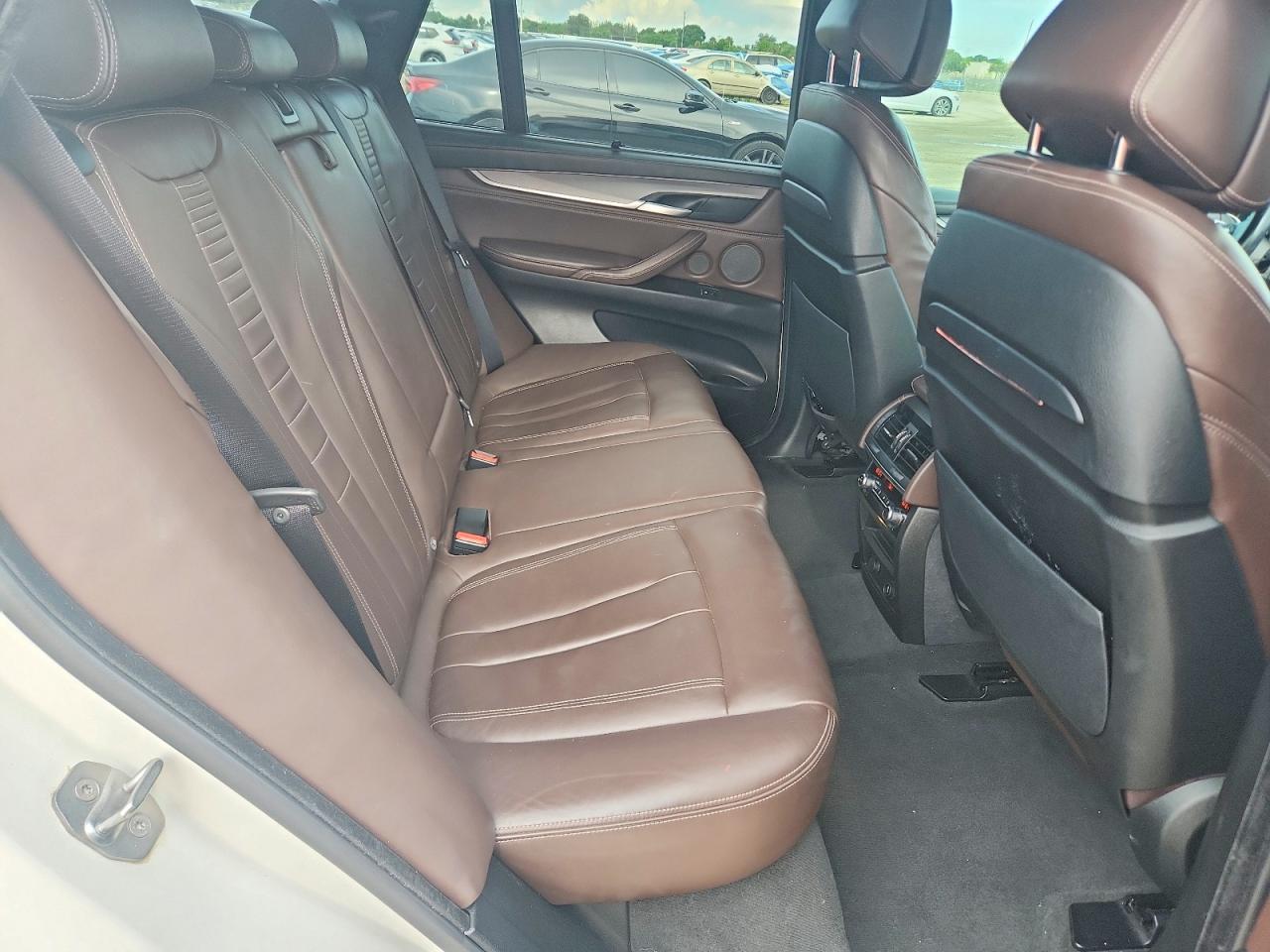 2015 BMW X5 xDrive35D - zdjęcie 11