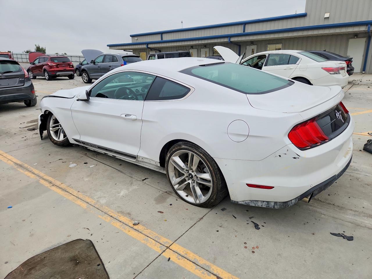 2018 Ford Mustang - zdjęcie 2