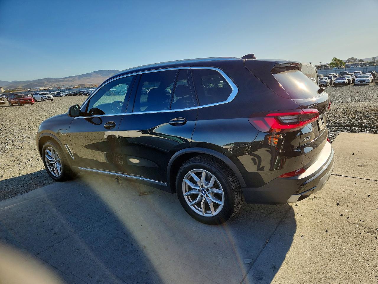 2022 BMW X5 xDrive45E - zdjęcie 2