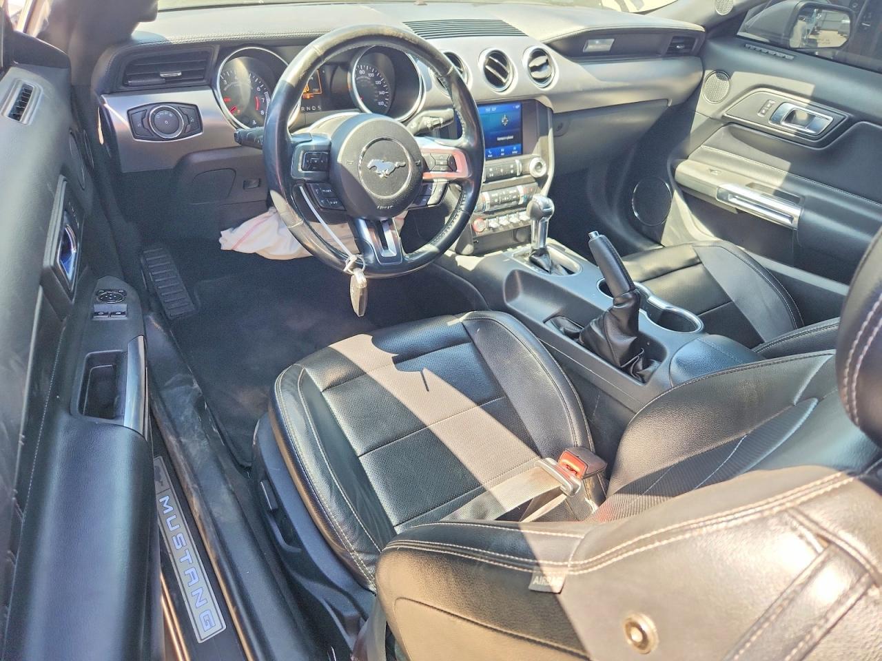 2023 Ford Mustang - zdjęcie 8