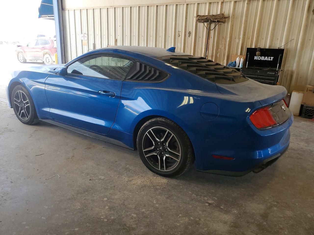 2021 Ford Mustang - zdjęcie 2