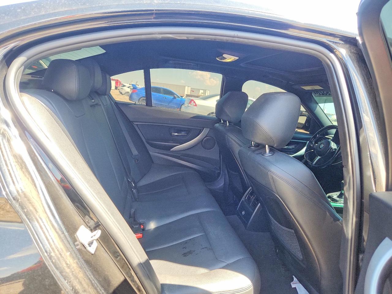 2015 BMW 335 Xi - zdjęcie 10