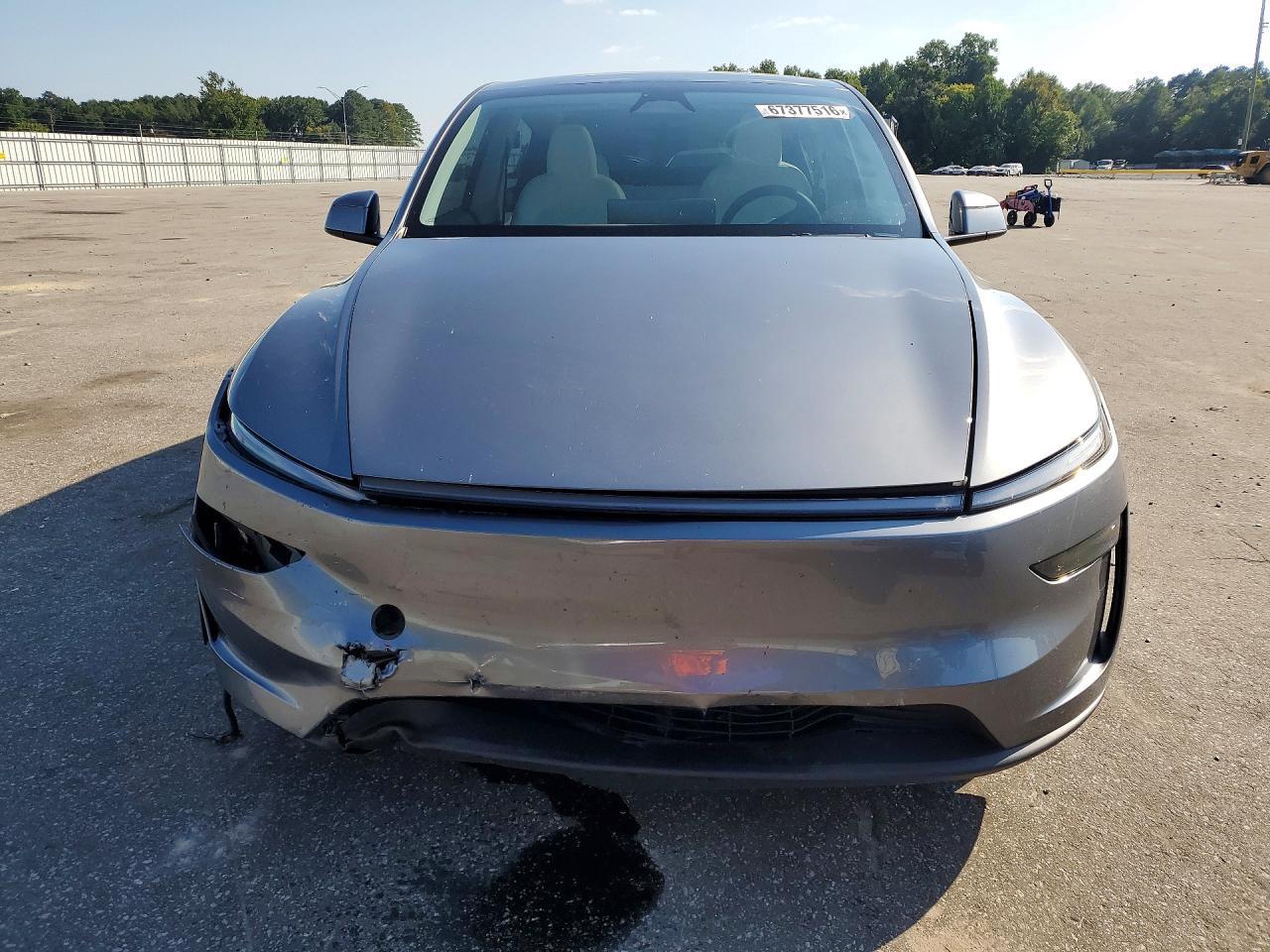 2026 Tesla Model Y - zdjęcie 5