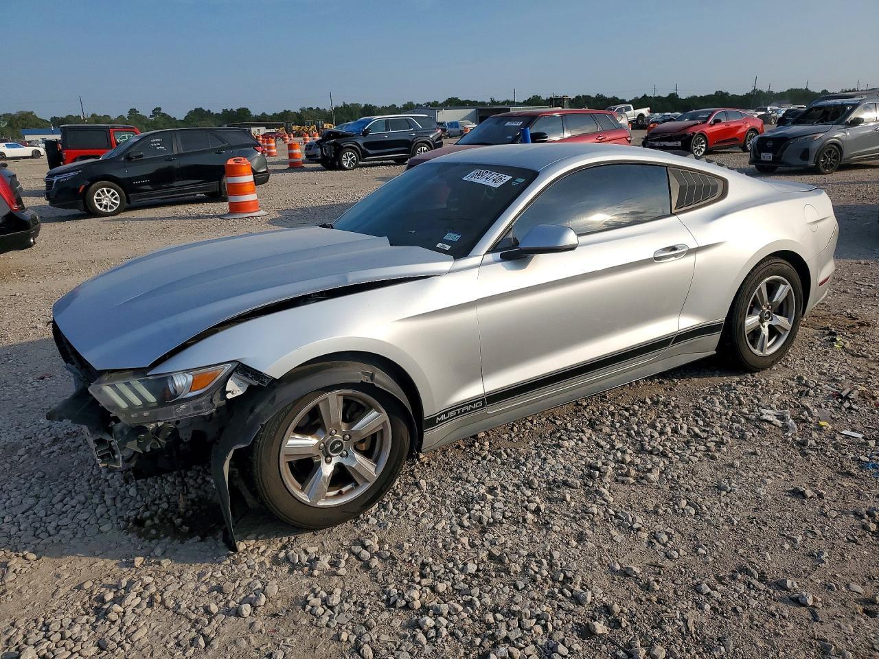 2017 Ford Mustang - zdjęcie główne