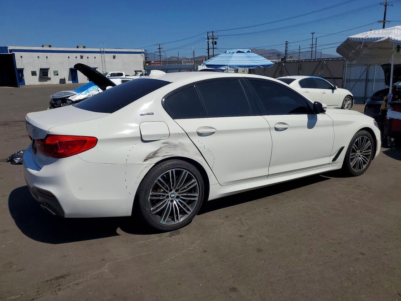 2019 BMW 530E - zdjęcie 3