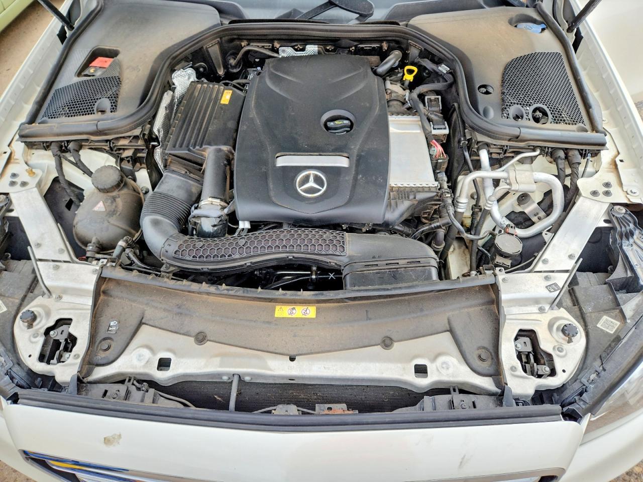 2017 Mercedes-Benz E 300 4Matic - zdjęcie 11