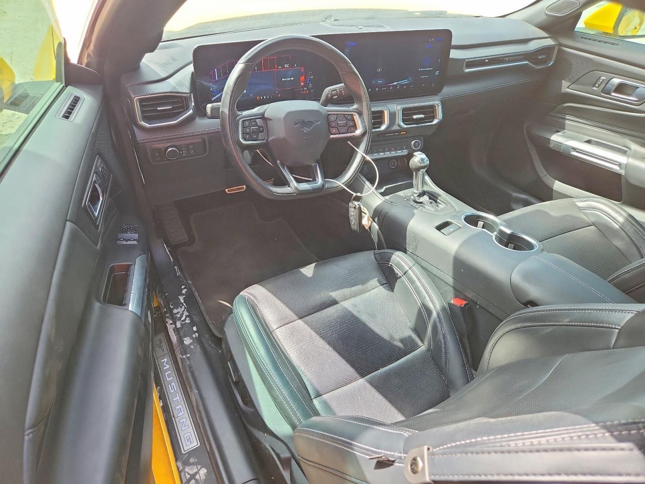 2024 Ford Mustang - zdjęcie 8