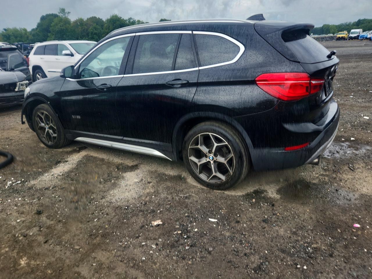 2016 BMW X1 xDrive28I - zdjęcie 2