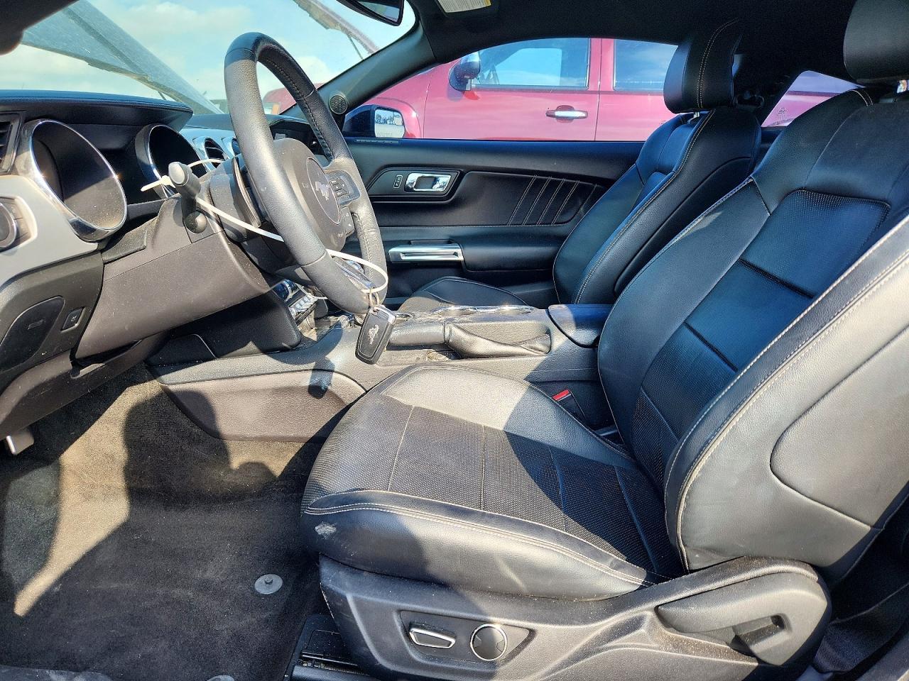 2015 Ford Mustang - zdjęcie 7
