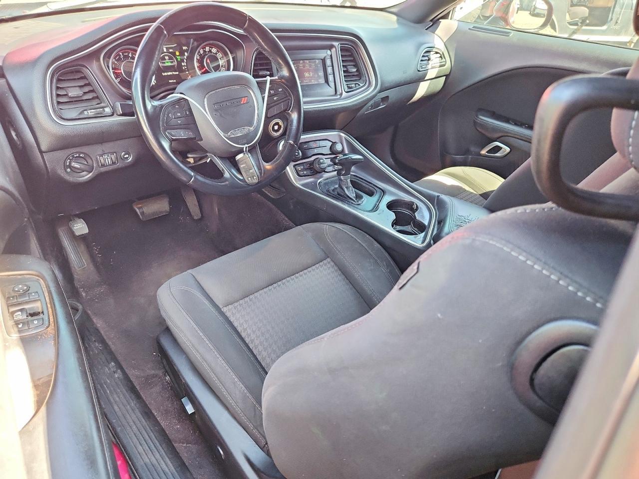 2016 Dodge Challenger Sxt - zdjęcie 8