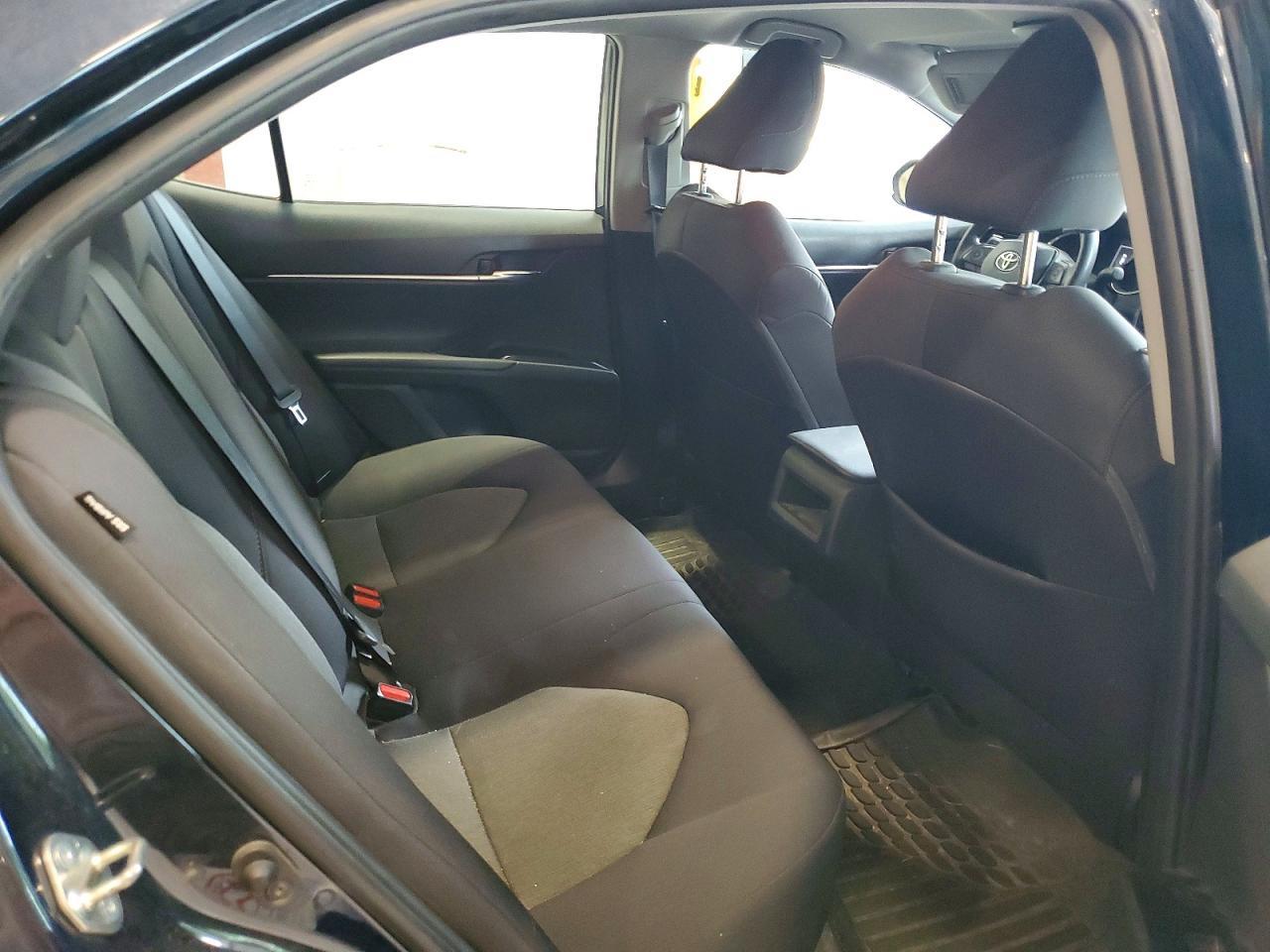 2018 Toyota Camry Le - zdjęcie 10