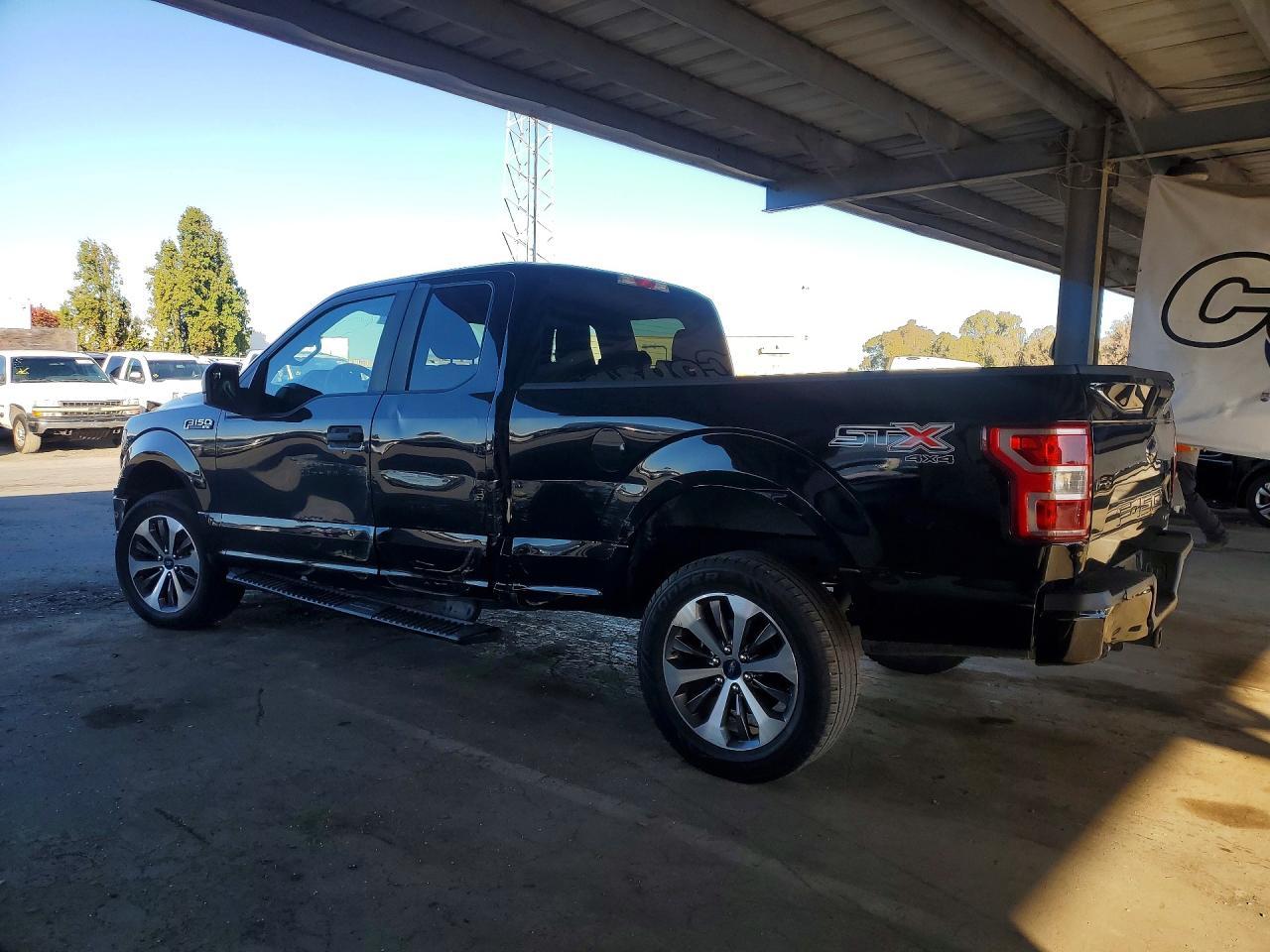2019 Ford F150 Super Cab - zdjęcie 2