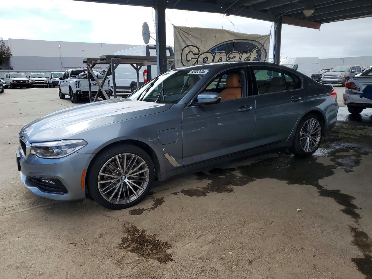 2018 BMW Seria 5 530e - zdjęcie główne