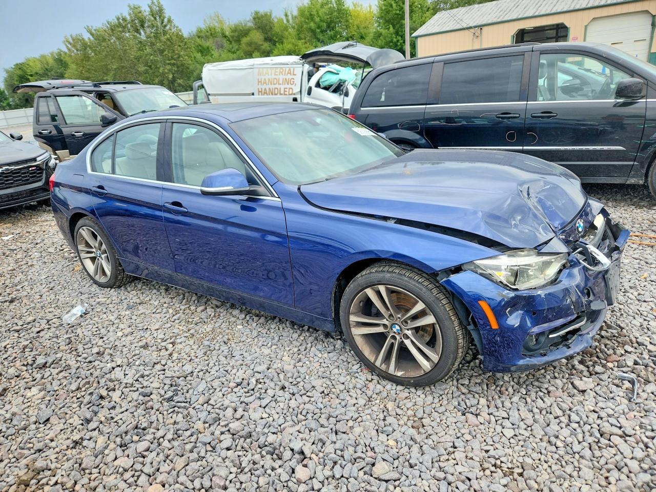 2017 BMW Seria 3 330i - zdjęcie 4