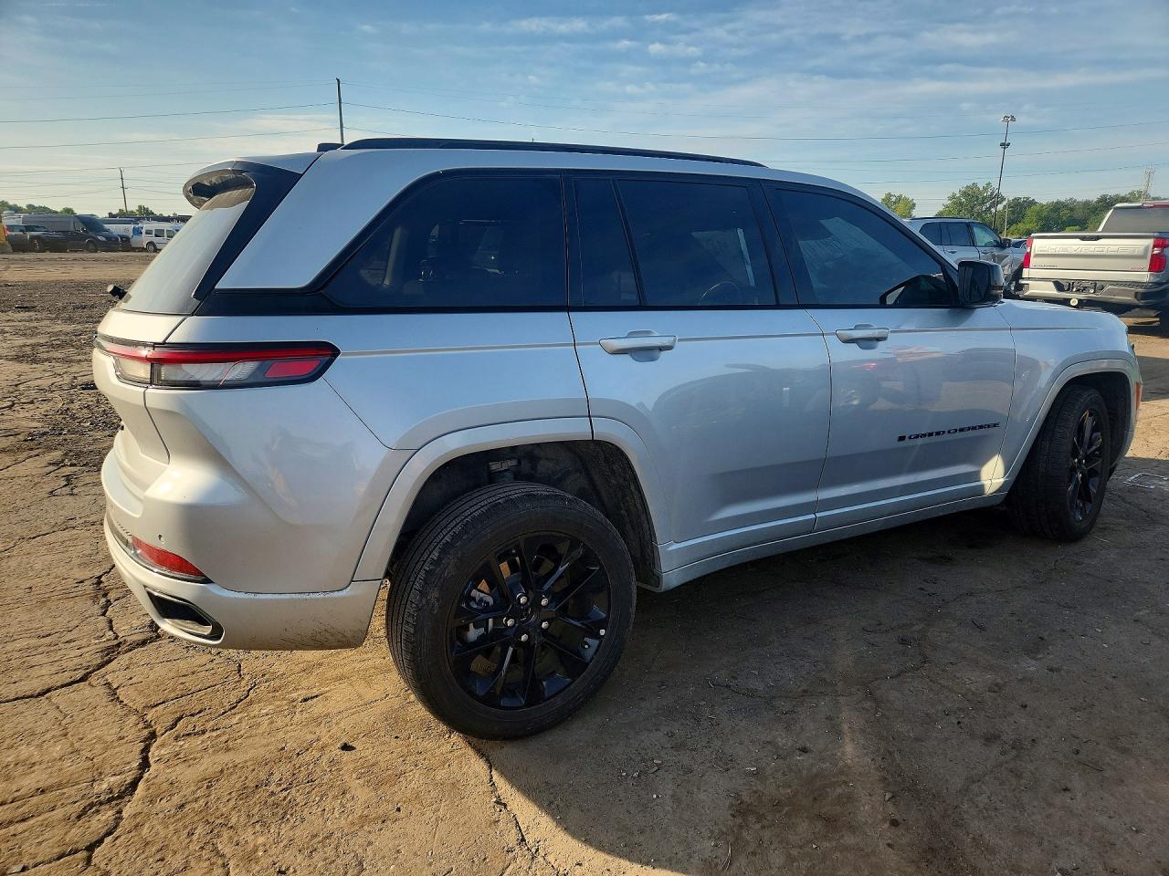 2025 Jeep Grand Cherokee 4Xe - zdjęcie 3