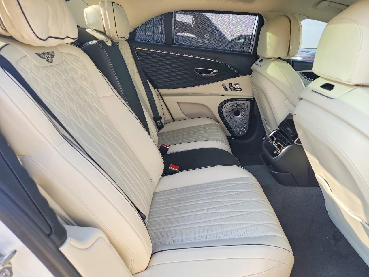 2021 Bentley Flying Spur - zdjęcie 10