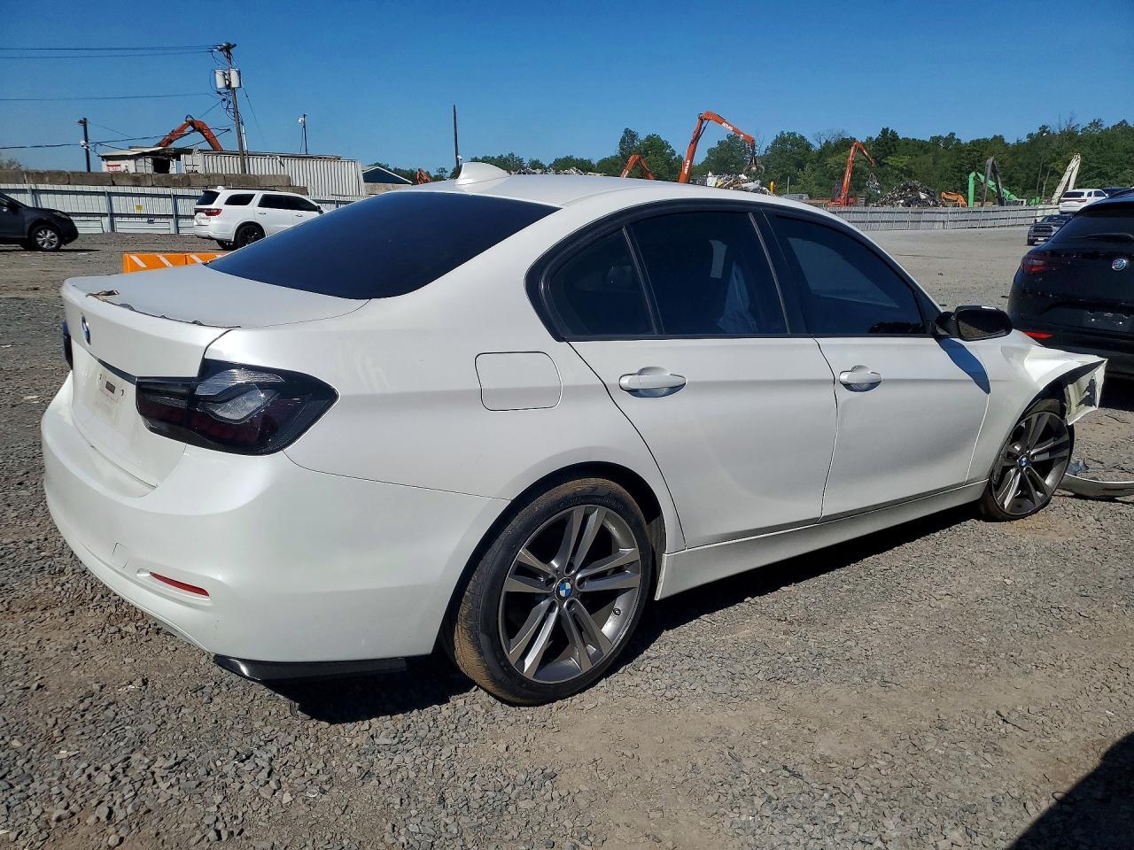 2018 BMW Seria 3 320i - zdjęcie 3