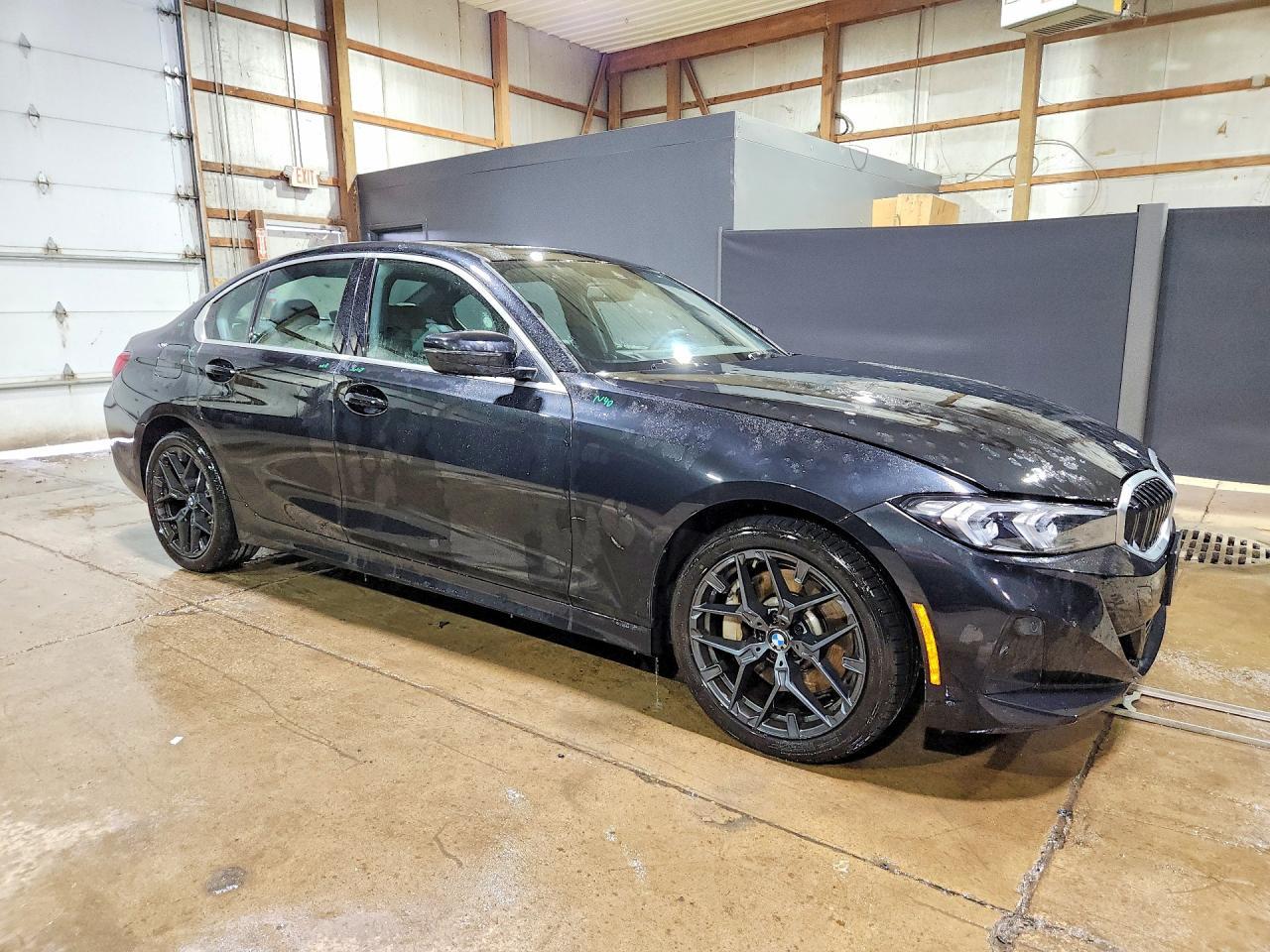 2026 BMW 330Xi - zdjęcie 4