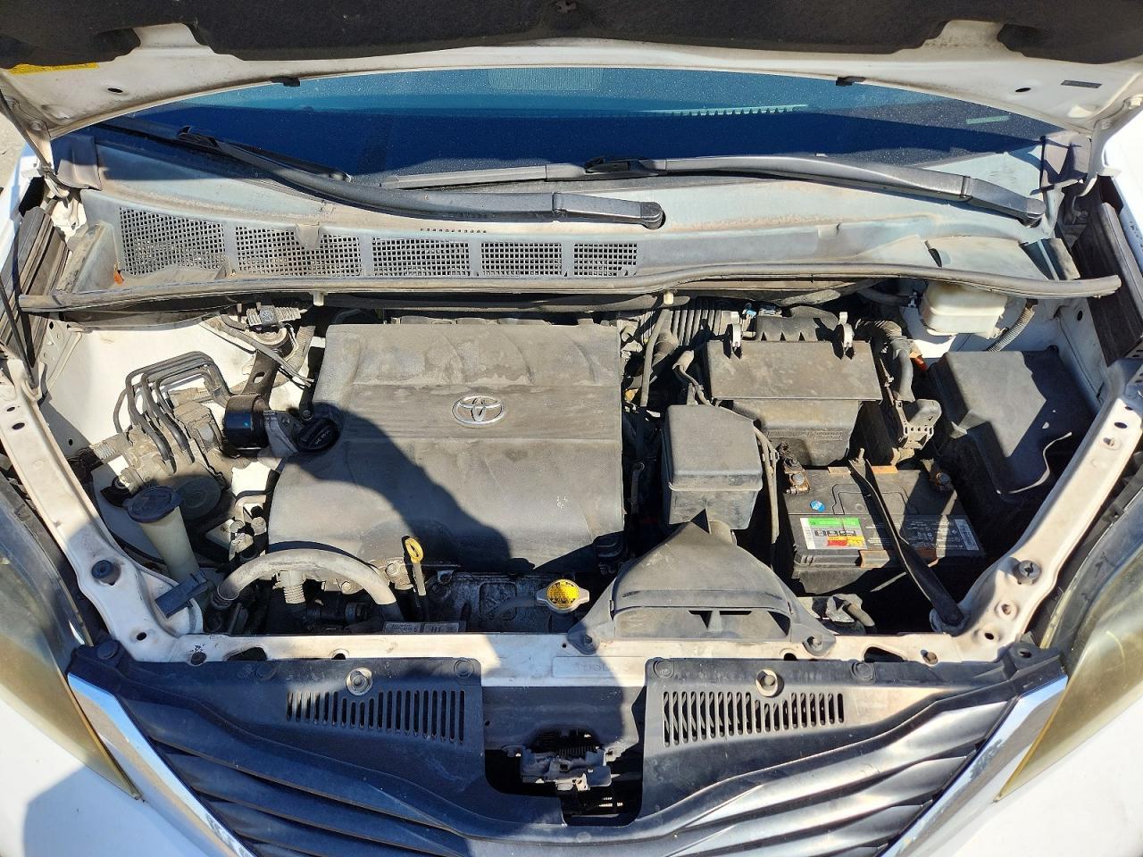 2014 Toyota Sienna Le 8-Passenger - zdjęcie 12