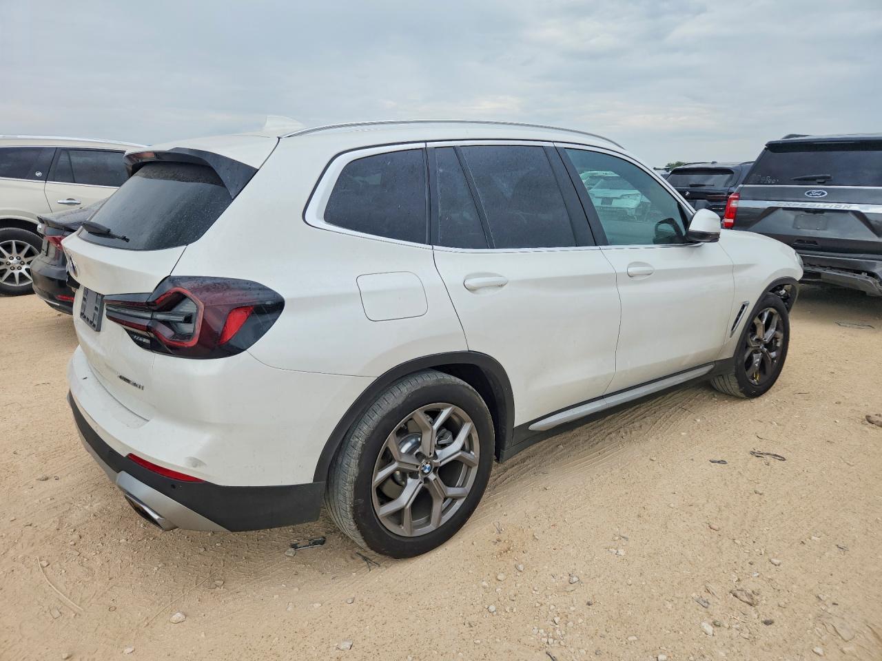 2023 BMW X3 xDrive30I - zdjęcie 3