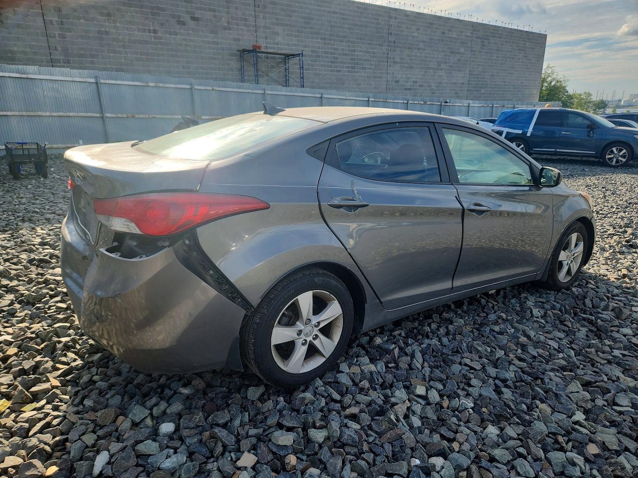 2013 Hyundai Elantra - zdjęcie 3