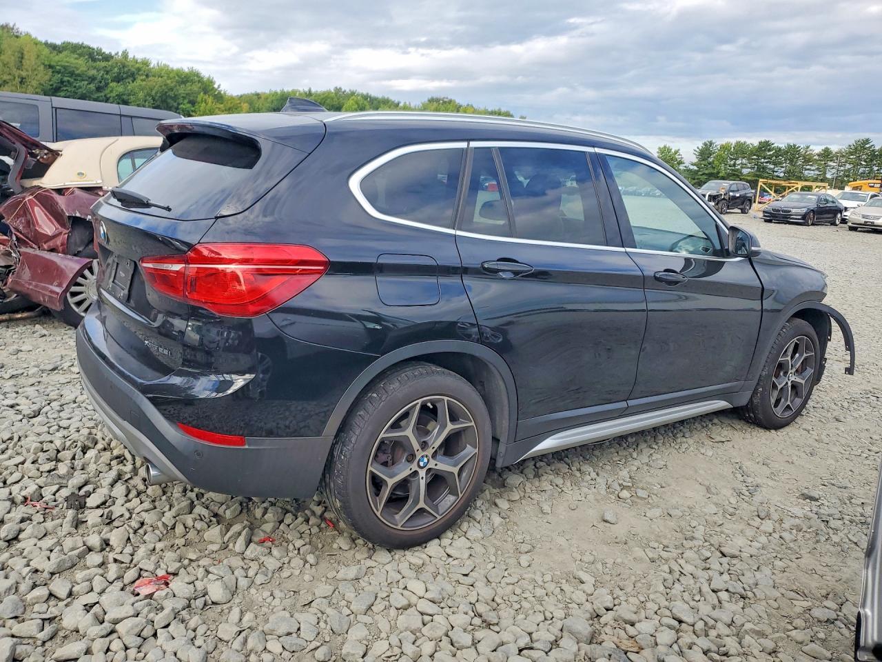2019 BMW X1 xDrive28I - zdjęcie 3