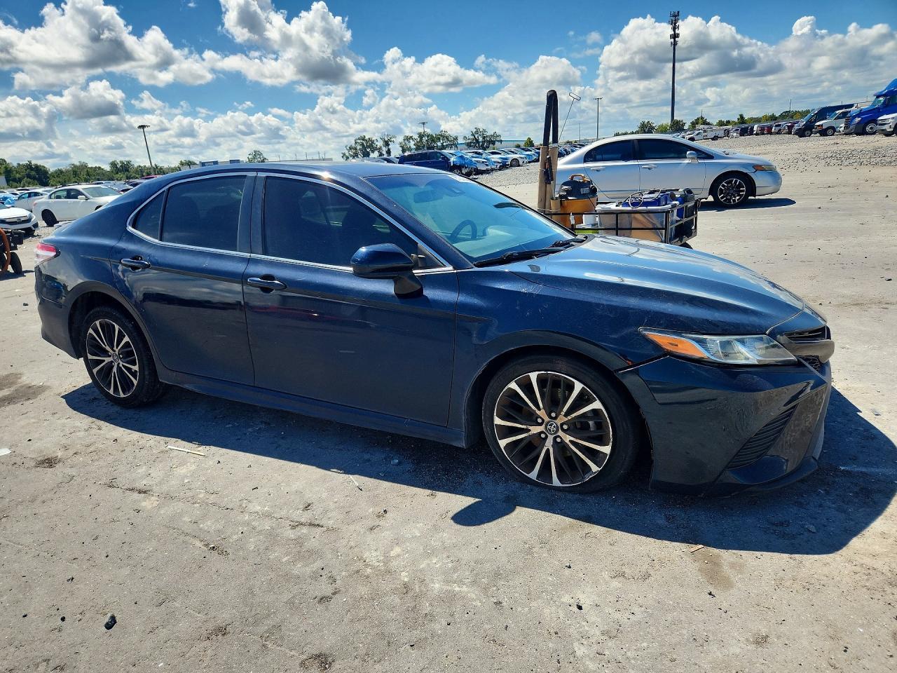 2020 Toyota Camry Se - zdjęcie 4