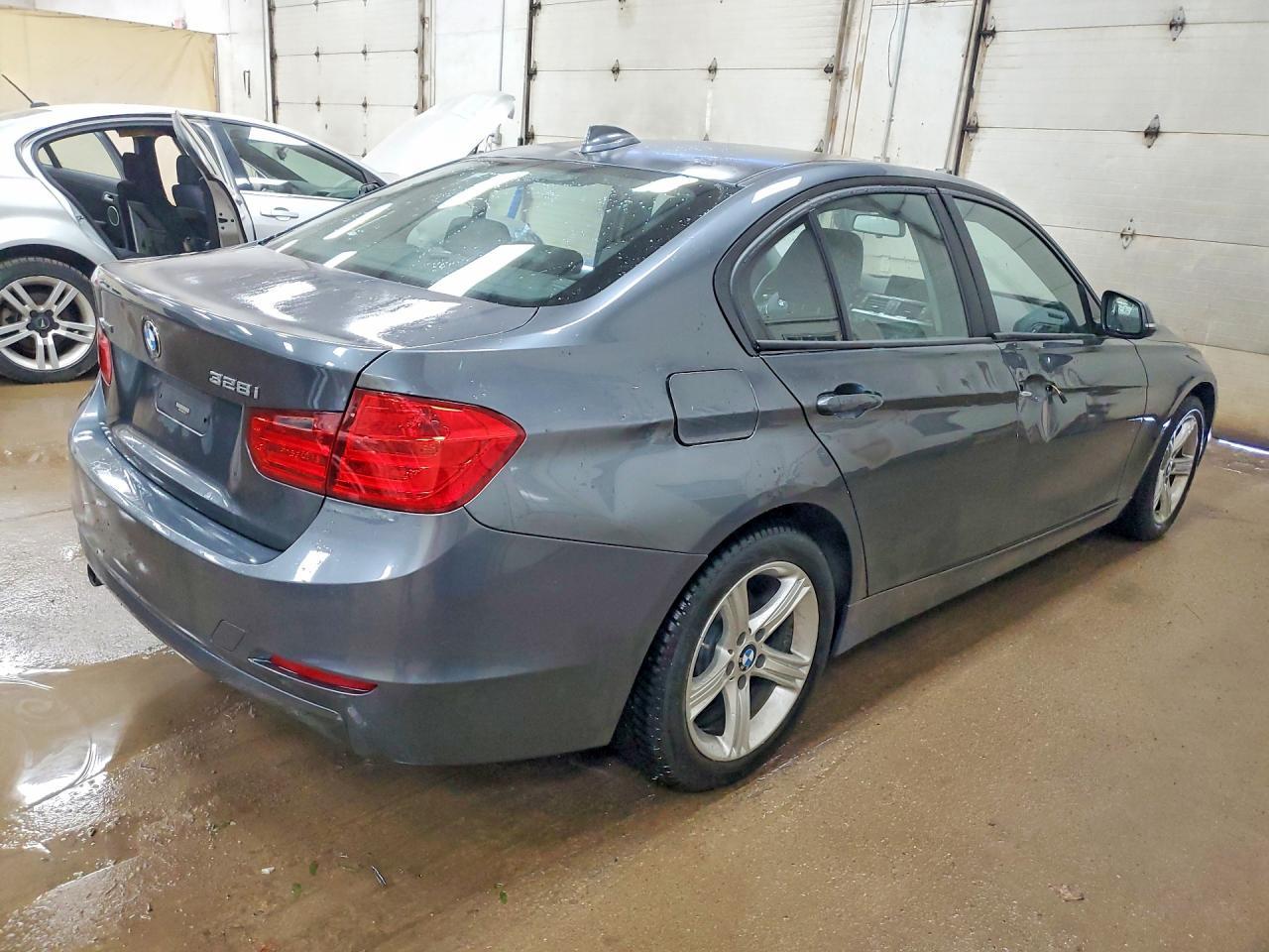 2014 BMW Seria 3 328i - zdjęcie 3