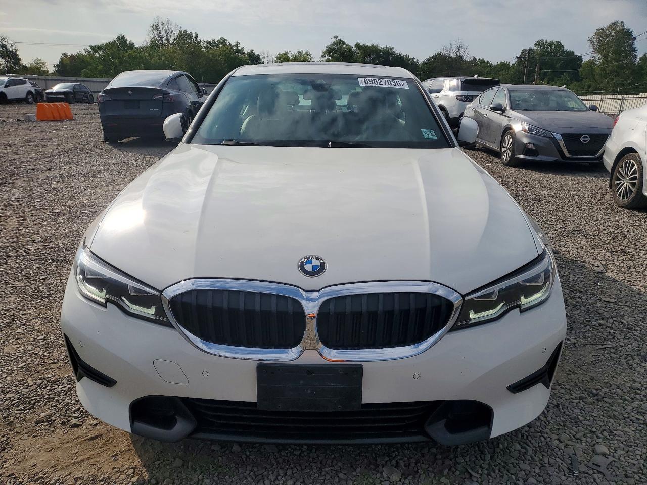2021 BMW Seria 3 330i - zdjęcie 5