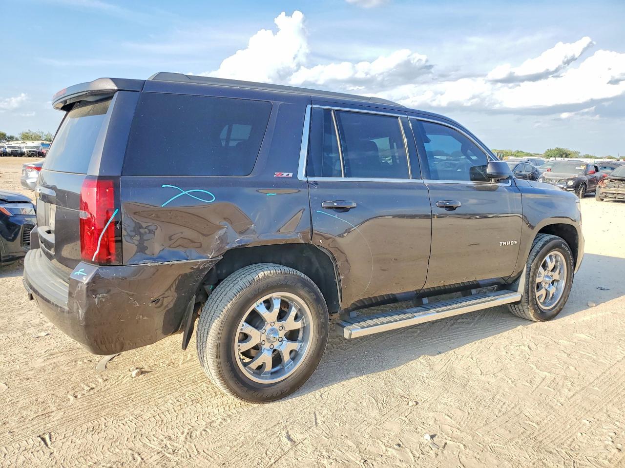 2016 Chevrolet Tahoe K1500 Lt - zdjęcie 3