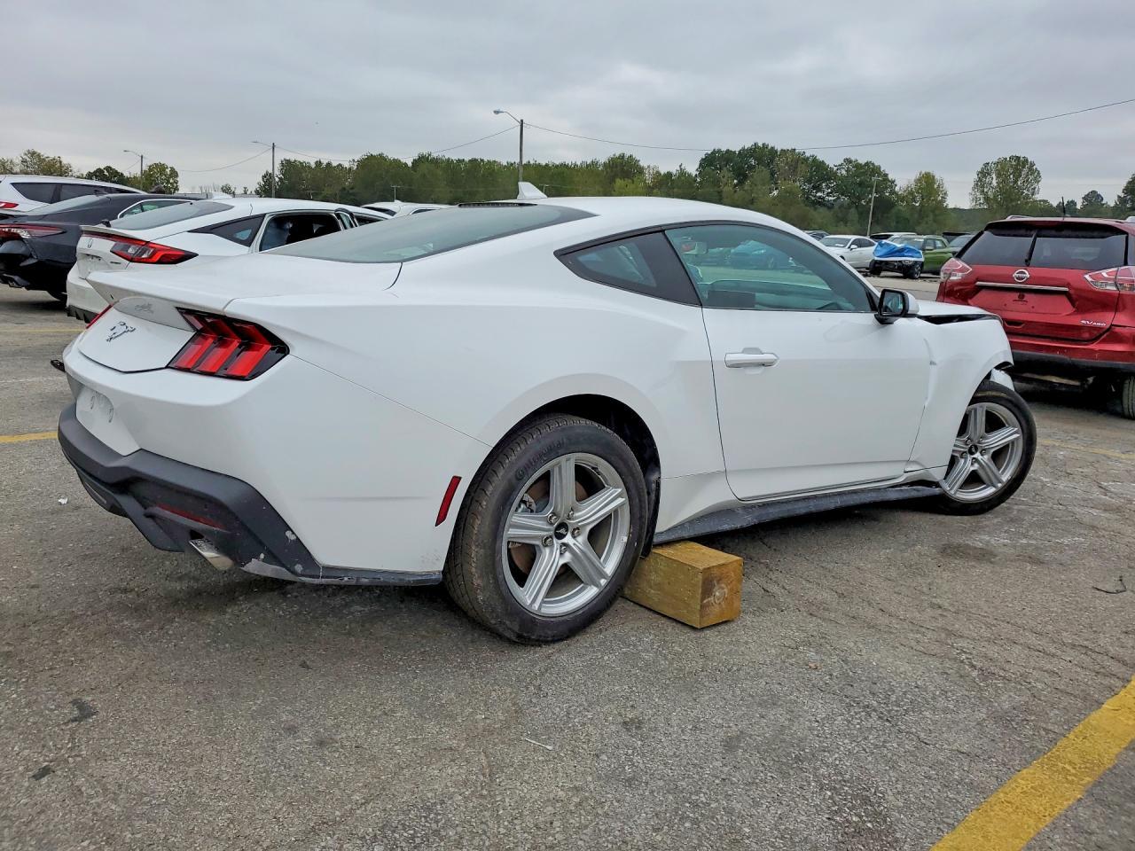 2026 Ford Mustang - zdjęcie 3