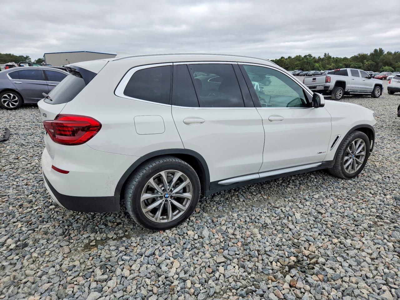 2018 BMW X3 xDrive30I - zdjęcie 3