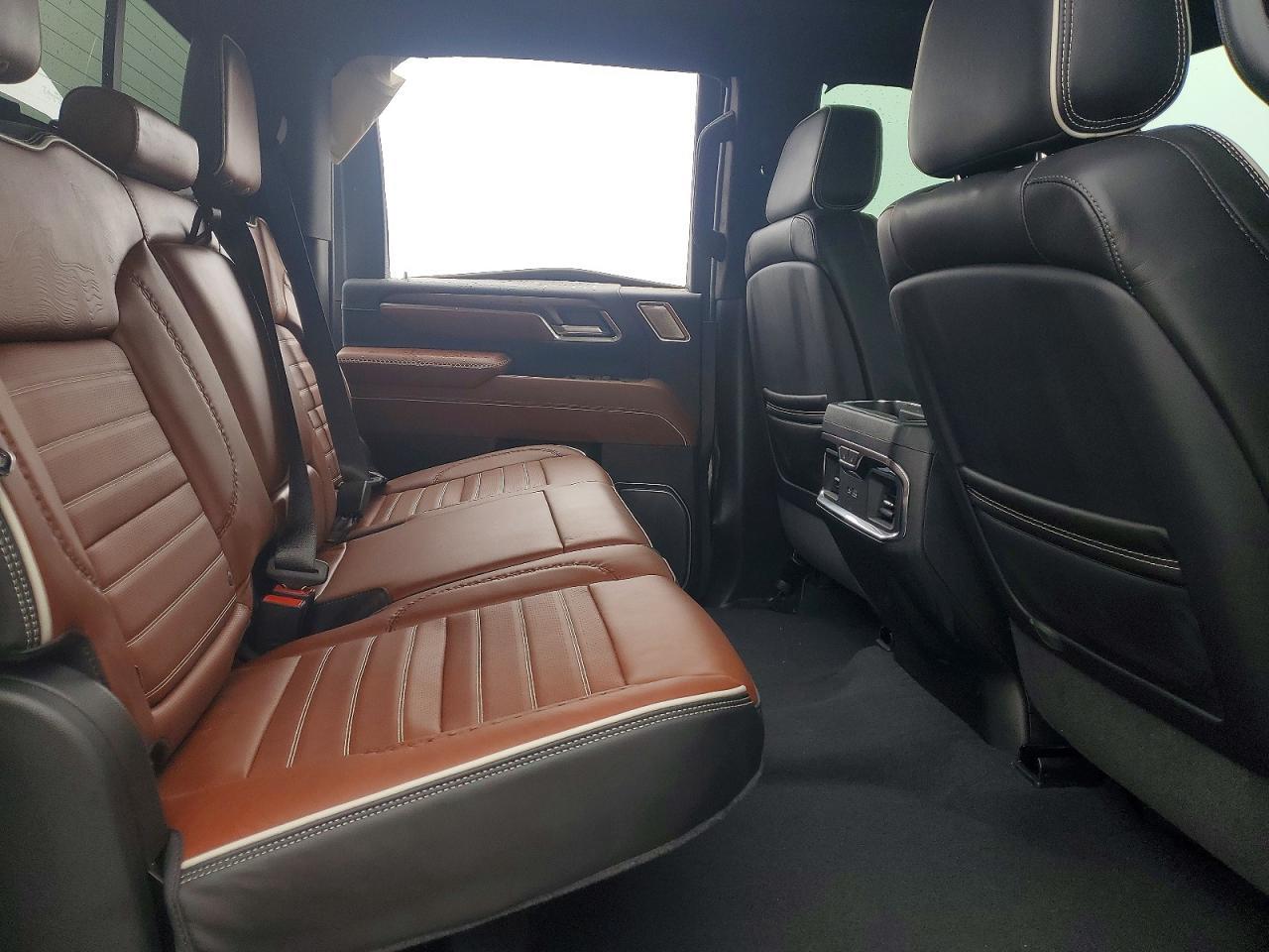 2026 GMC Sierra K2500 Denali Ultimate - zdjęcie 10