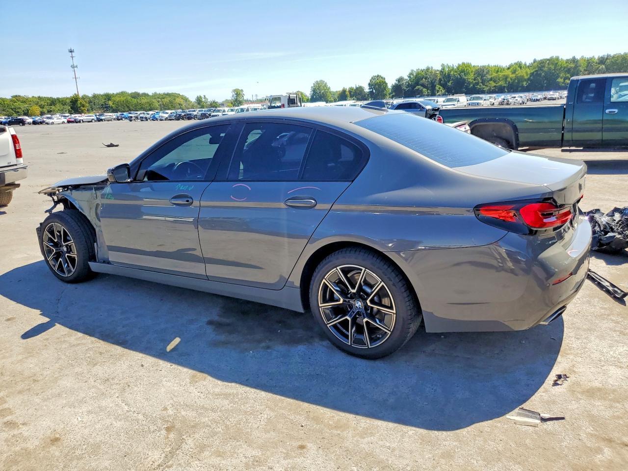 2022 BMW Seria 5 530i - zdjęcie 2
