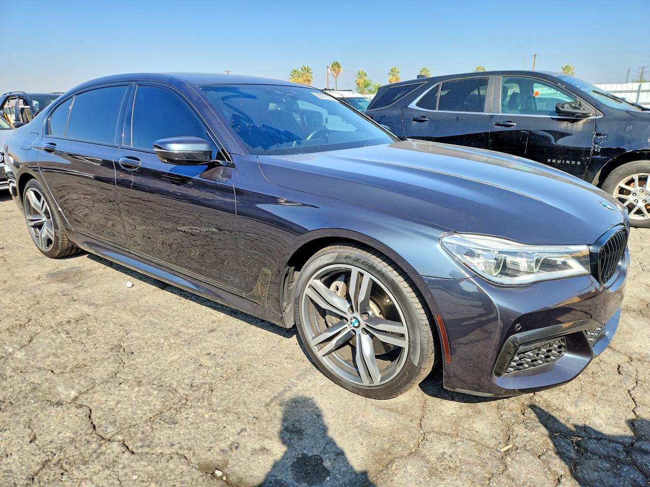 2019 BMW 750 I - zdjęcie 4