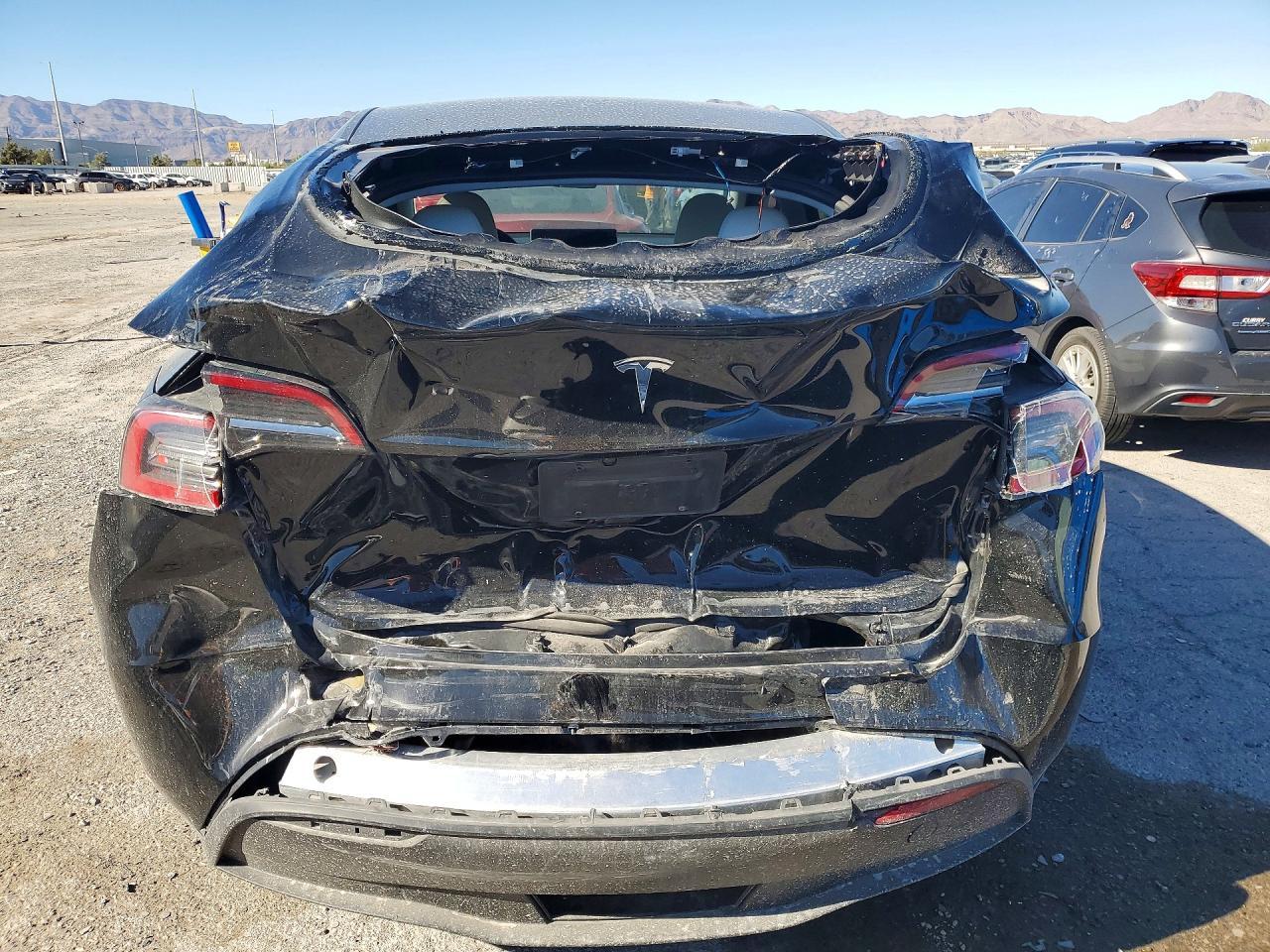 2025 Tesla Model Y - zdjęcie 6
