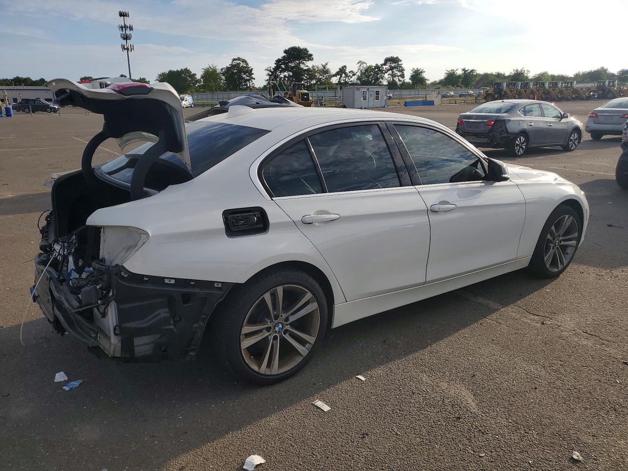 2018 BMW Seria 3 330i - zdjęcie 3